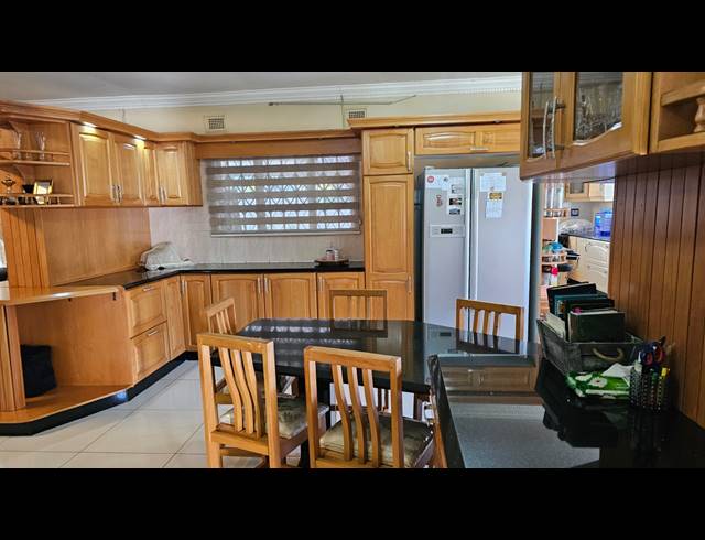 4 BEDROOM FREESTANDING FOR SALE IN RICHEM